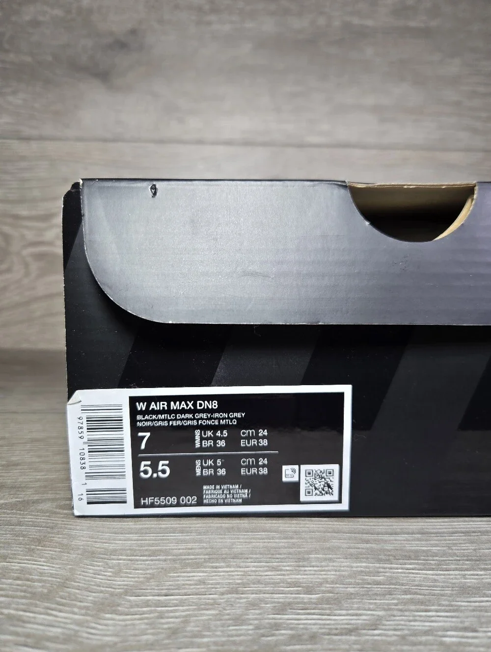 Nike Air Max DN8 Black Metallic Dark Grey Womens Size 7 / Youth Size 5.5 New
